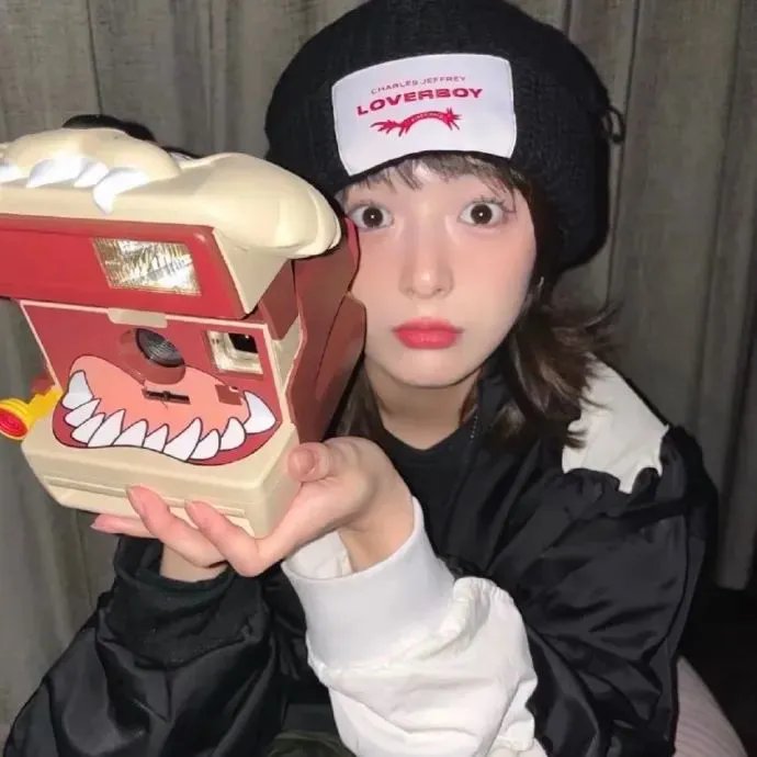 三条黑暗的街道